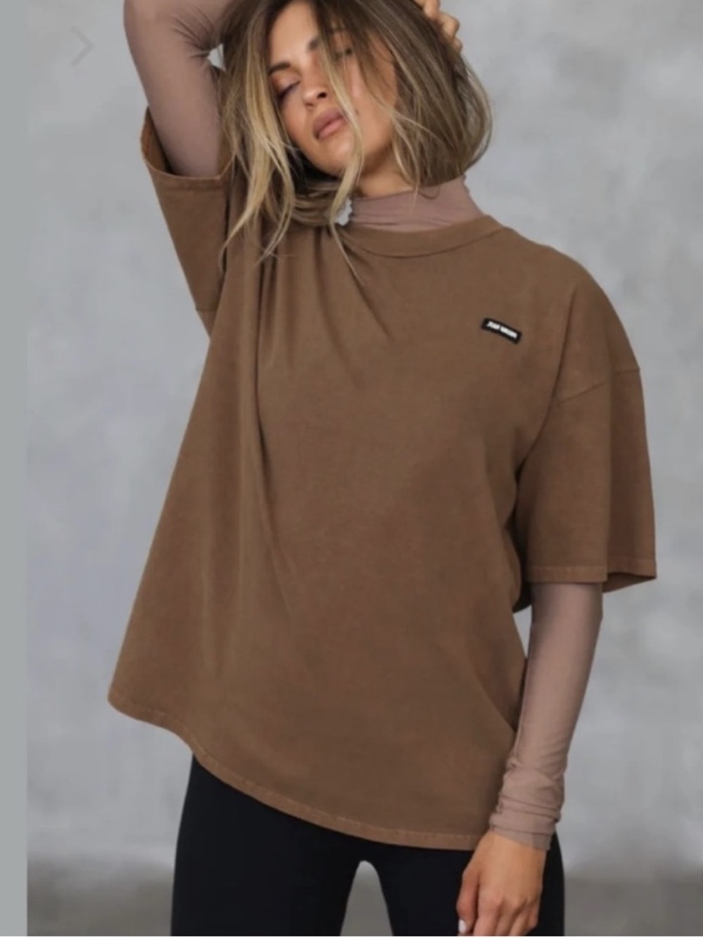♡ Joah Brown Logo Patch Tee Toast - Picture 2 of 7